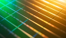 【全球汽车新技术观察】11月下期〡HERE推出业内首个SDV成熟度框架；博世牵头ConnRAD项目，推动互联自动驾驶的安全韧性提升；日本研发碳电极，实现1Wh级叠层锂空气电池稳定运行