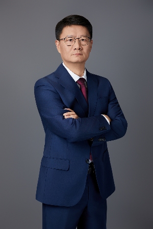 车圈十大人事变动，透视行业的焦虑与奋进 | 看见2025