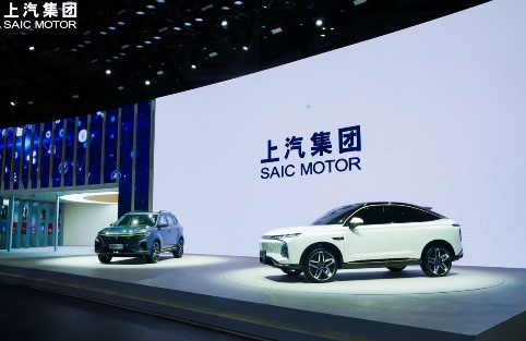 五年前定下的“flag”，车企完成了吗？｜看见2025