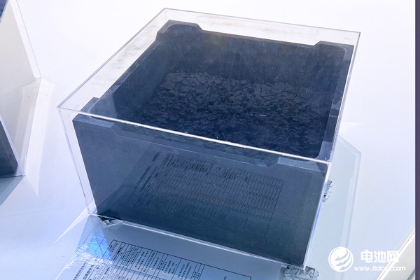 磷酸铁锂行业博弈加剧！5天内5家上市公司减产挺价