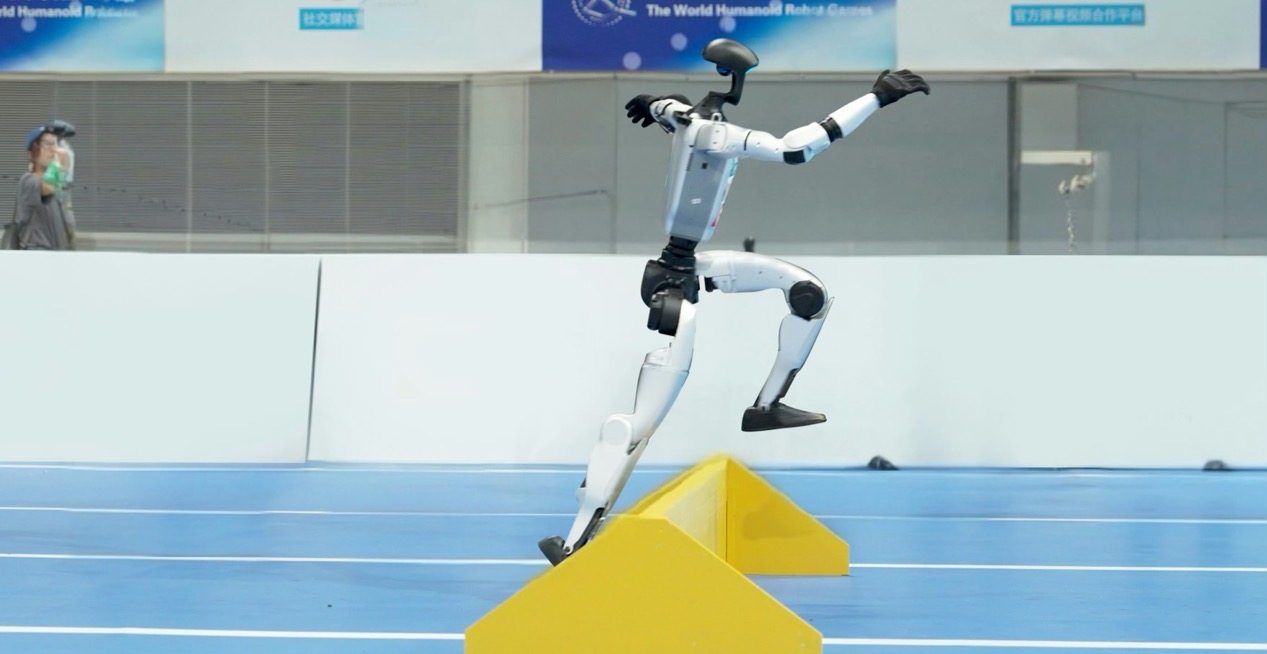 宇树科技上市“绿色通道”被叫停，人形机器人迎政策“降温”？